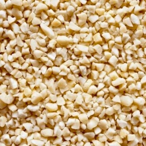 Nibbed Blanched Almonds (25kg)